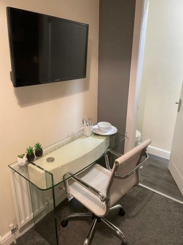 Modern En-suite Double Bedroom