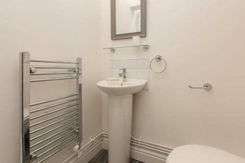 Hostal Townhouse Plus @ 130 West Street Crewe