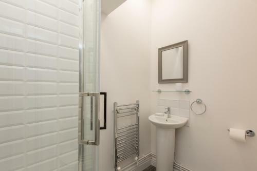 Hostal Townhouse Plus @ 130 West Street Crewe