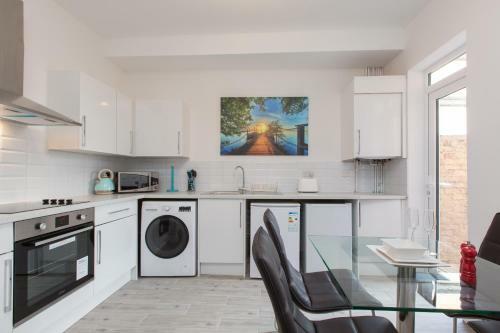 Hostal Townhouse Plus @ 130 West Street Crewe