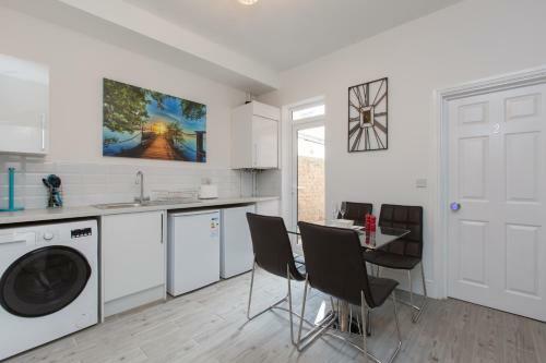 Hostal Townhouse Plus @ 130 West Street Crewe
