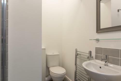 Hostal Townhouse Plus @ 130 West Street Crewe