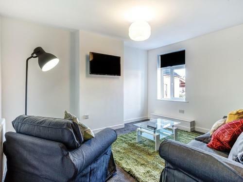 Hostal Townhouse Plus @ 166 Edleston Road Crewe