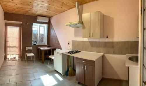 Hostal Azovmore Tut