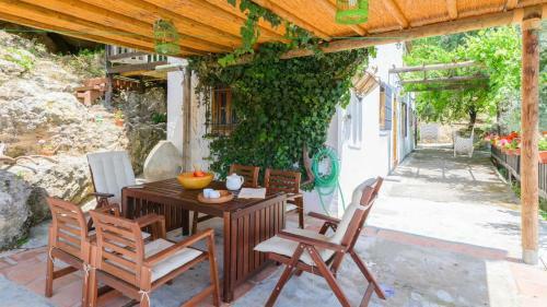 Casa El Tajil Algarinejo By Ruralidays