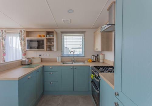 Family Friendly 2 Bedroom - On Great Holiday Park!