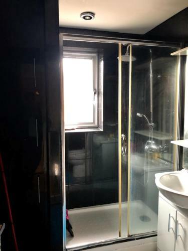 Hostal Lux House Near Tram Station And Ikea