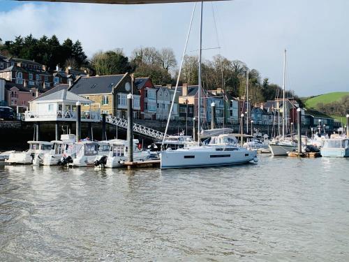The End House - Cosy And Central (Dartmouth)