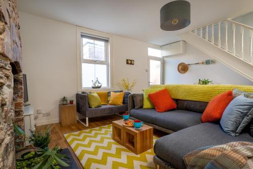 The End House - Cosy And Central (Dartmouth)