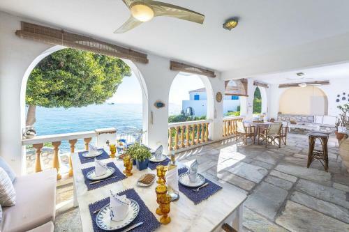 Beachfront Spetses Spectacular Fully Equipped Traditional Villa Familiesgroups