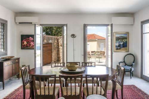 Villa Maison Suisse With Sea View In Spetses Town