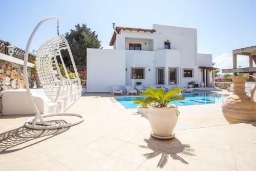 Thymoura Villa