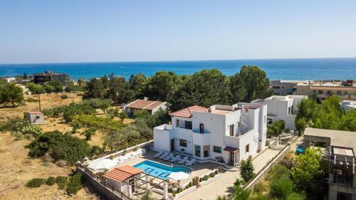 Thymoura Villa
