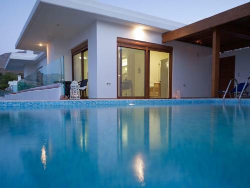 Luxury Villa Verna