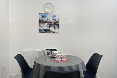 Luxury 2 Bedroom, 2 Bath Apartment, Prime Location