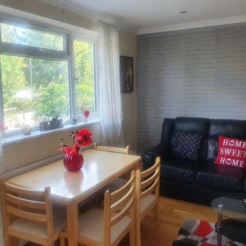 Harrow Cozy Apartment