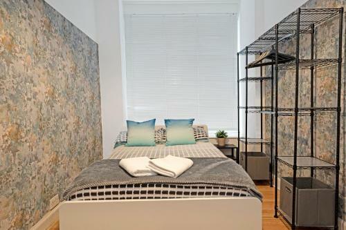 Central And Modern Apartment With A Garden