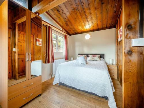 Cedar Cottage- Uk31221