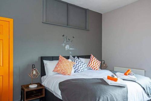 Spacious Refurbished Manchester Pad -sleeps Upto 8