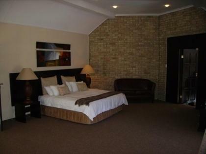 The Waterfront Country Lodge
