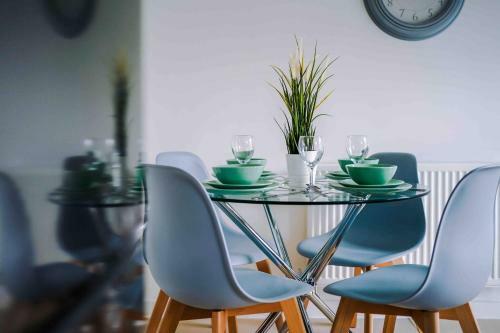 4 Bedroom House Manchester Hosted By Mcr Dens