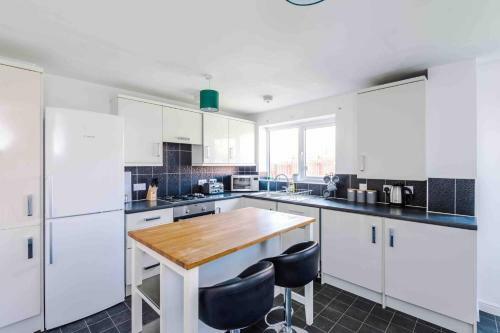 5 Bedroom House Manchester Hosted By Mcr Dens