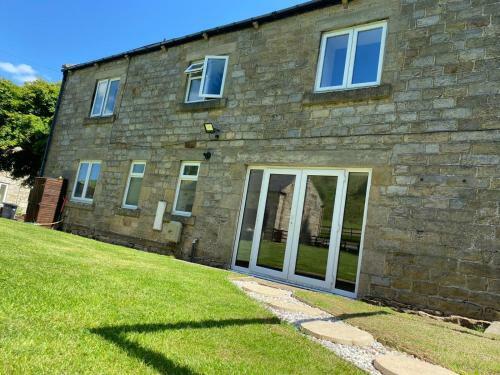 Delightful Stone Barn, With Superb Views, Ramsgill