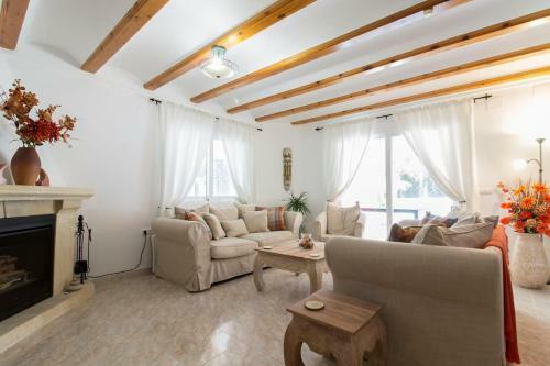 Spacious 3-bedroom Villa With Private Pool In Benigembla, Spain.