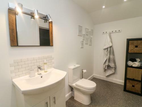 Ingleborough Lodge