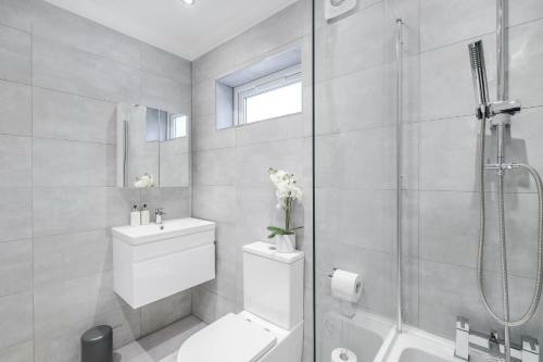 Apartamento Attractive And Spacious 3 Bed House In Grays Lakeside