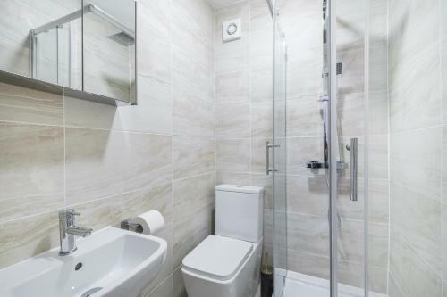Apartamento Attractive And Spacious 3 Bed House In Grays Lakeside