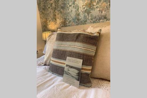 Silver Stag, Large 2 Bedroom Apartment With Designated Parking