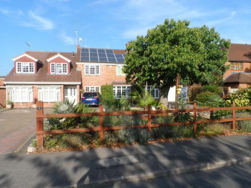 Hostal Mayfields Guest House