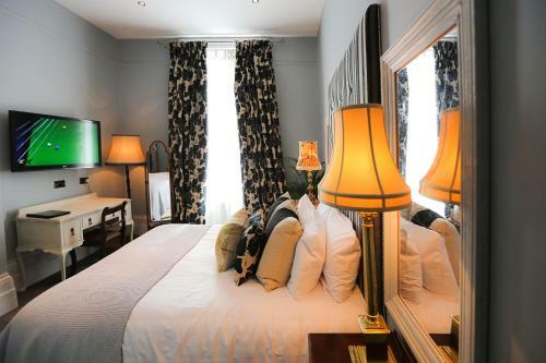 Hotel The Crown And Sceptre