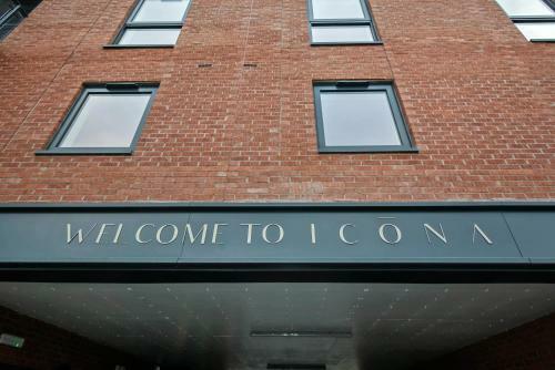 10 Icona A City Centre Apartment
