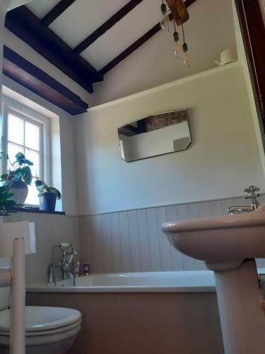 Quaint, Rustic Cottage, Bishops Lydeard