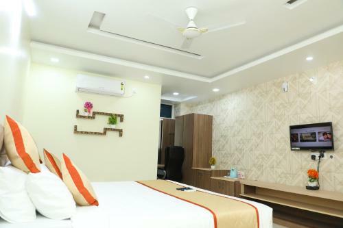 Hotel 8th Mile Suites