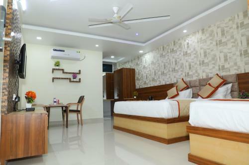 Hotel 8th Mile Suites