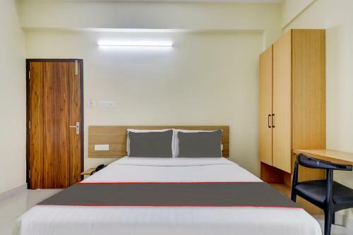 Collection O 83969 Hotel Golden Grand Inn