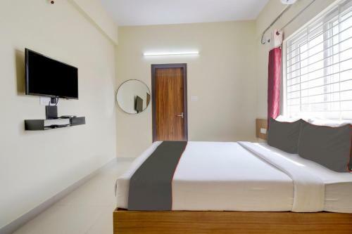 Collection O 83969 Hotel Golden Grand Inn