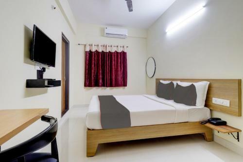 Collection O 83969 Hotel Golden Grand Inn
