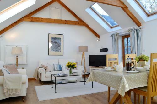 Tremodrett House Barn