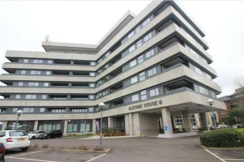 Luxury 1 Bedroom Apartment With Netflix & Parking