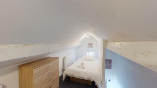 J Kyns Exclusive Apartment