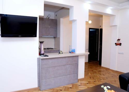 Sunny Apartment On Sayat-nova Avenue & Tours