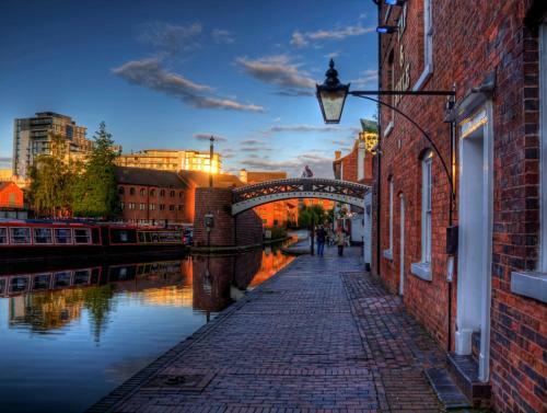Tudors Esuites Jq Apartments Two Bedrooms