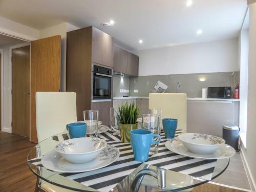 Tudors Esuites Jq Apartments Two Bedrooms