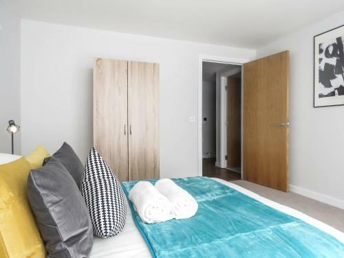 Tudors Esuites Jq Apartments Two Bedrooms