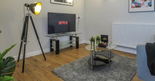 Tudors Esuites Jq Apartments Two Bedrooms
