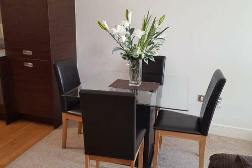 Kcs Birmingham City Apartment With Balcony/parking